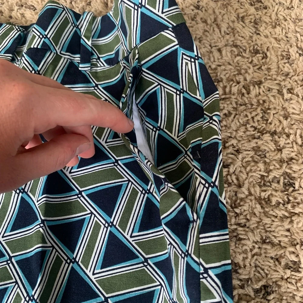 Ann Taylor | geometric pattern shorts.